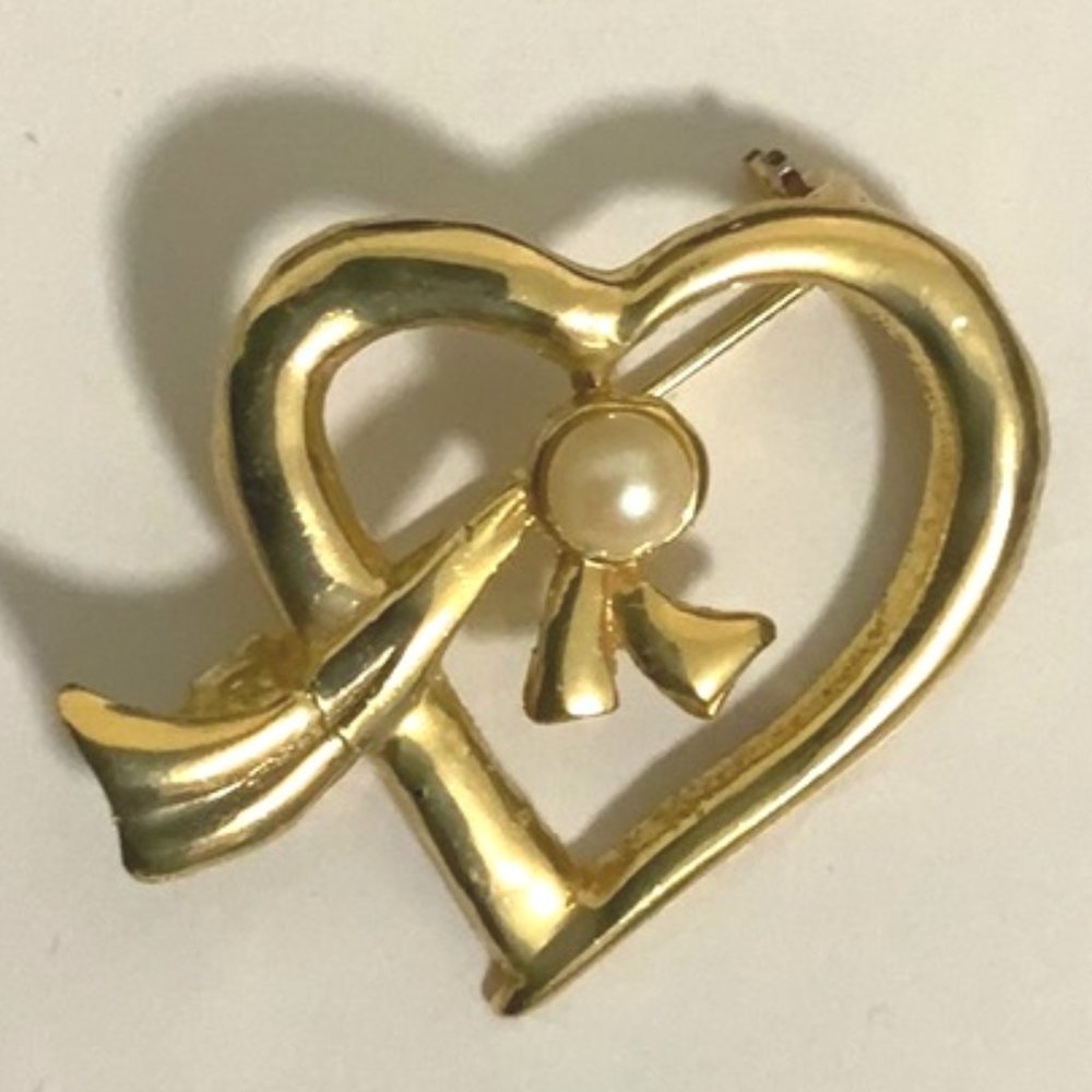 Heart with pearl pin/brooch